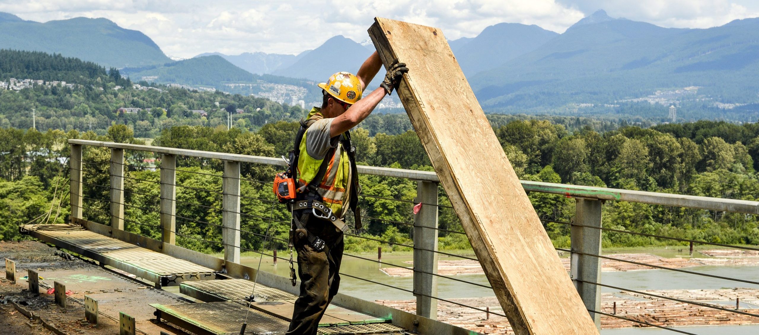 An image of a BCIB Union Worker working at a site